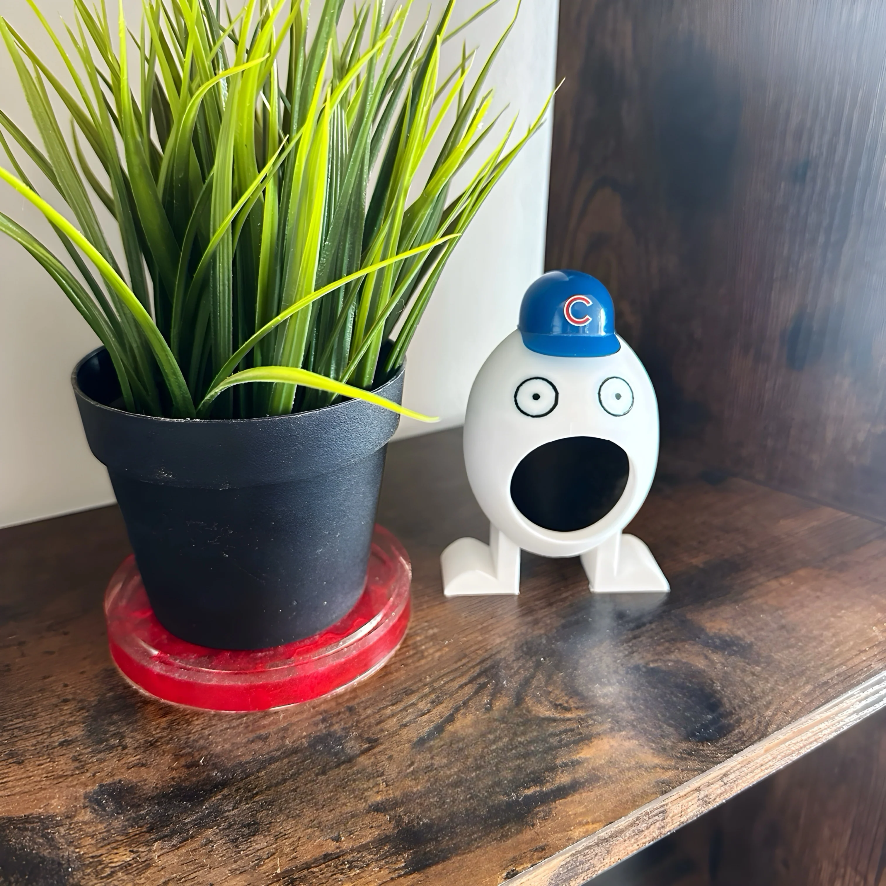 Feed Eggs Egg Figurine - Image 9