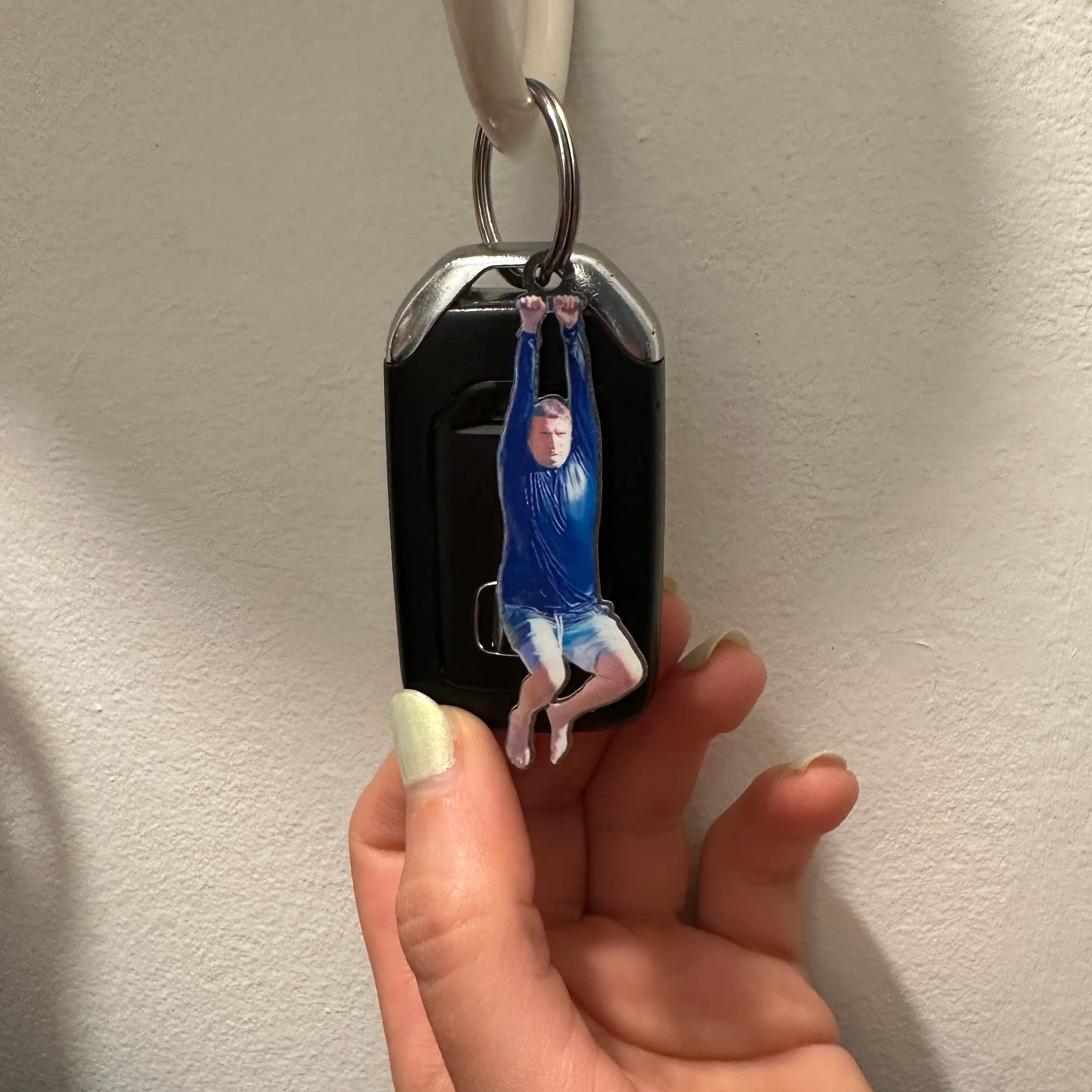 Zipline Ronnie Metal Keychain - Image 3